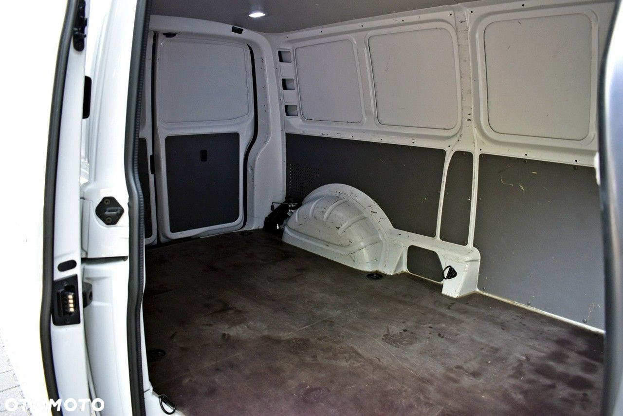 Volkswagen Transporter - 22