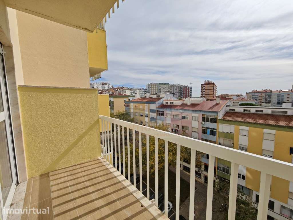 T3 Totalmente Remodelado a Estrear | 3 Varandas | Casal de São Brás... - Grande imagem: 4/29