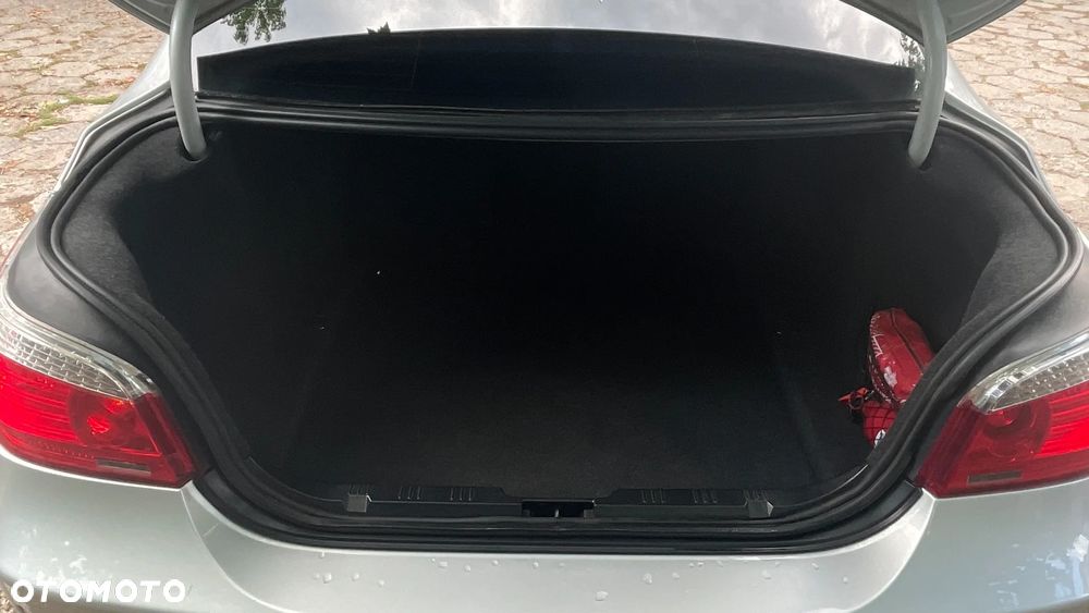 BMW Seria 5 523i - 14