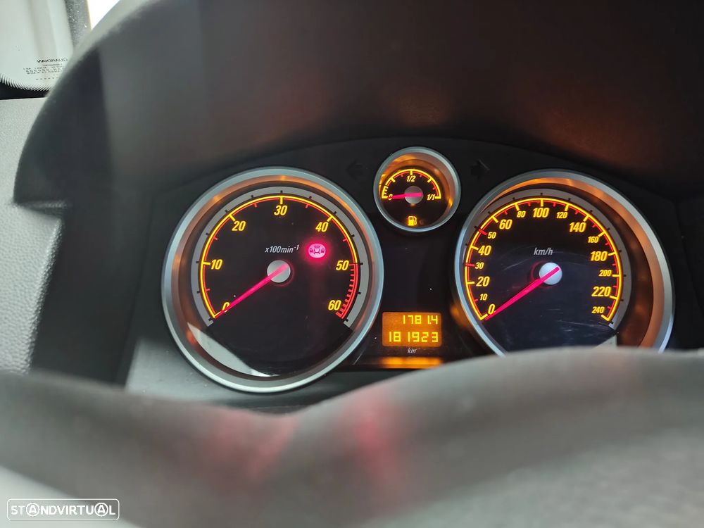 Opel Astra GTC 1.7 CDTI - 7