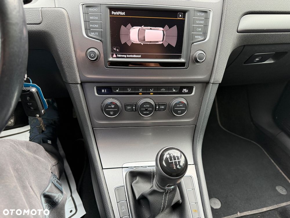 Volkswagen Golf - 26