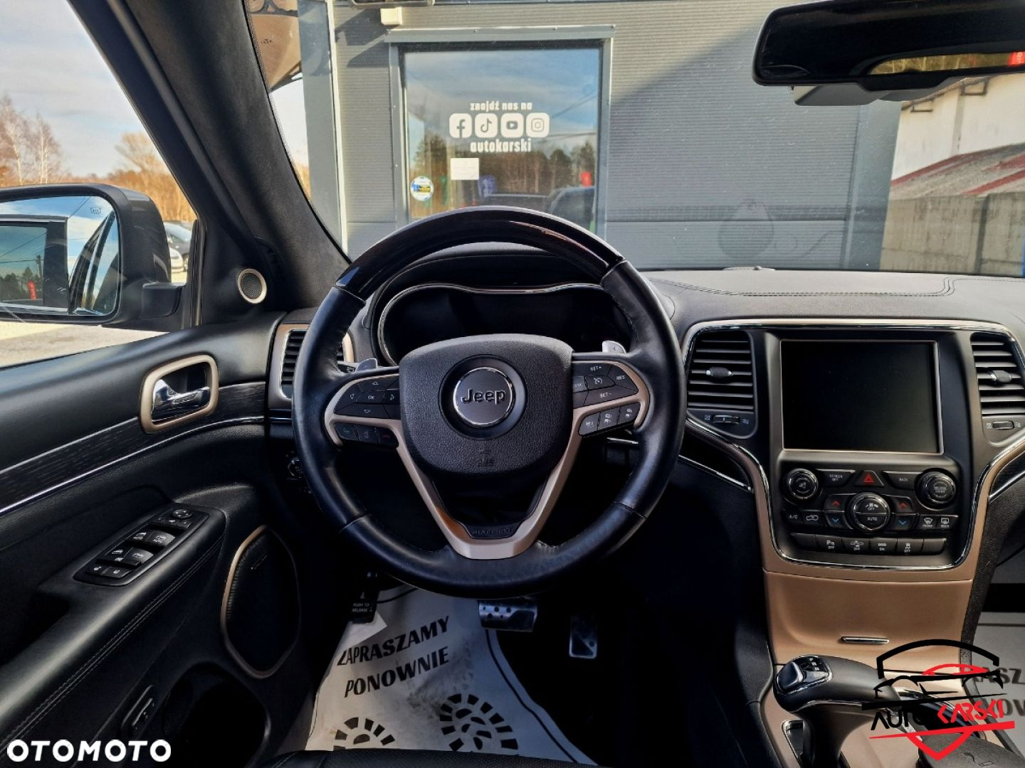 Jeep Grand Cherokee - 29