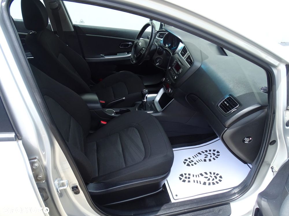 Kia Ceed 1.4 L - 11