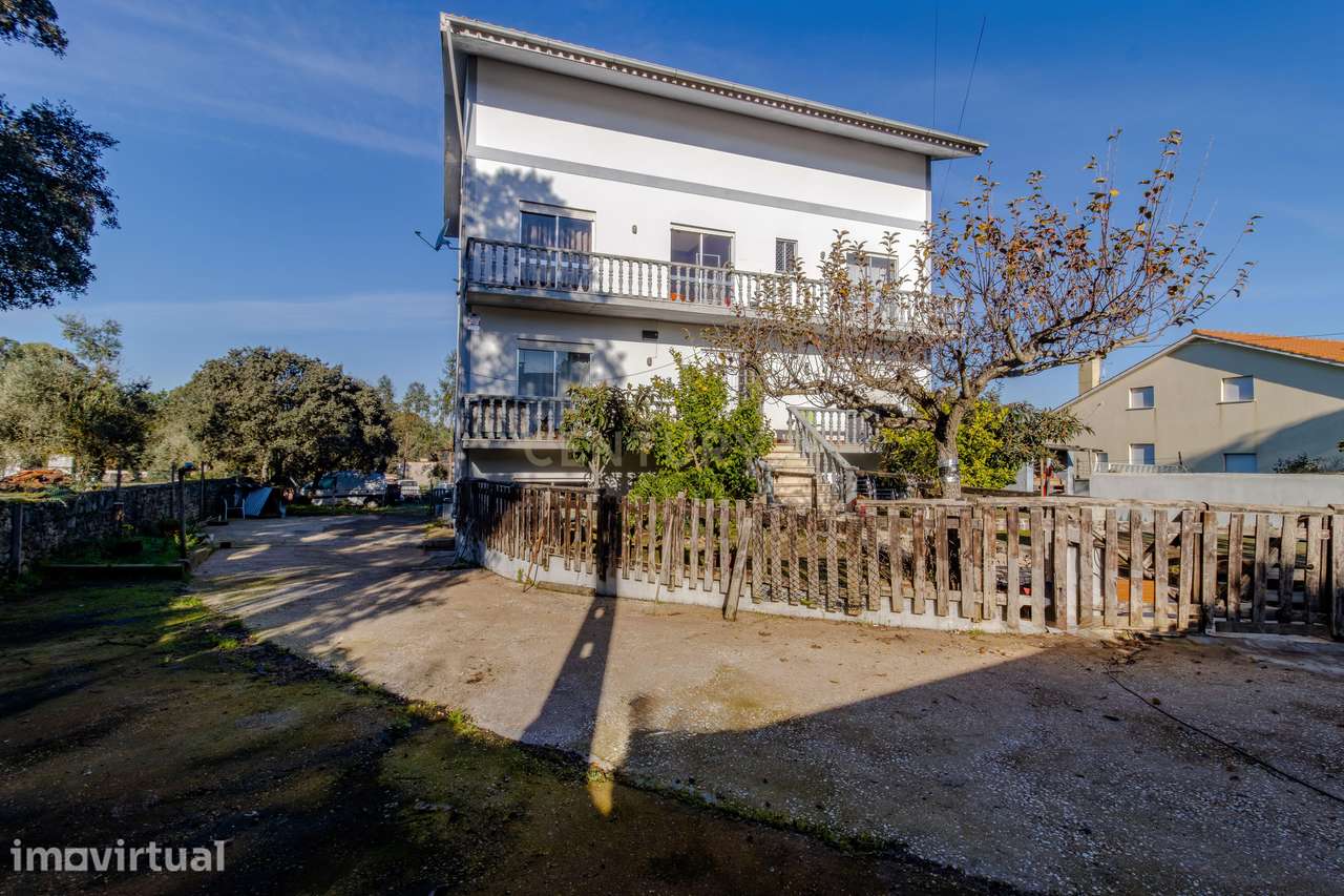 Moradia multifamiliar com rendimento imediato | 2.000 m² de terreno | - Grande imagem: 4/34