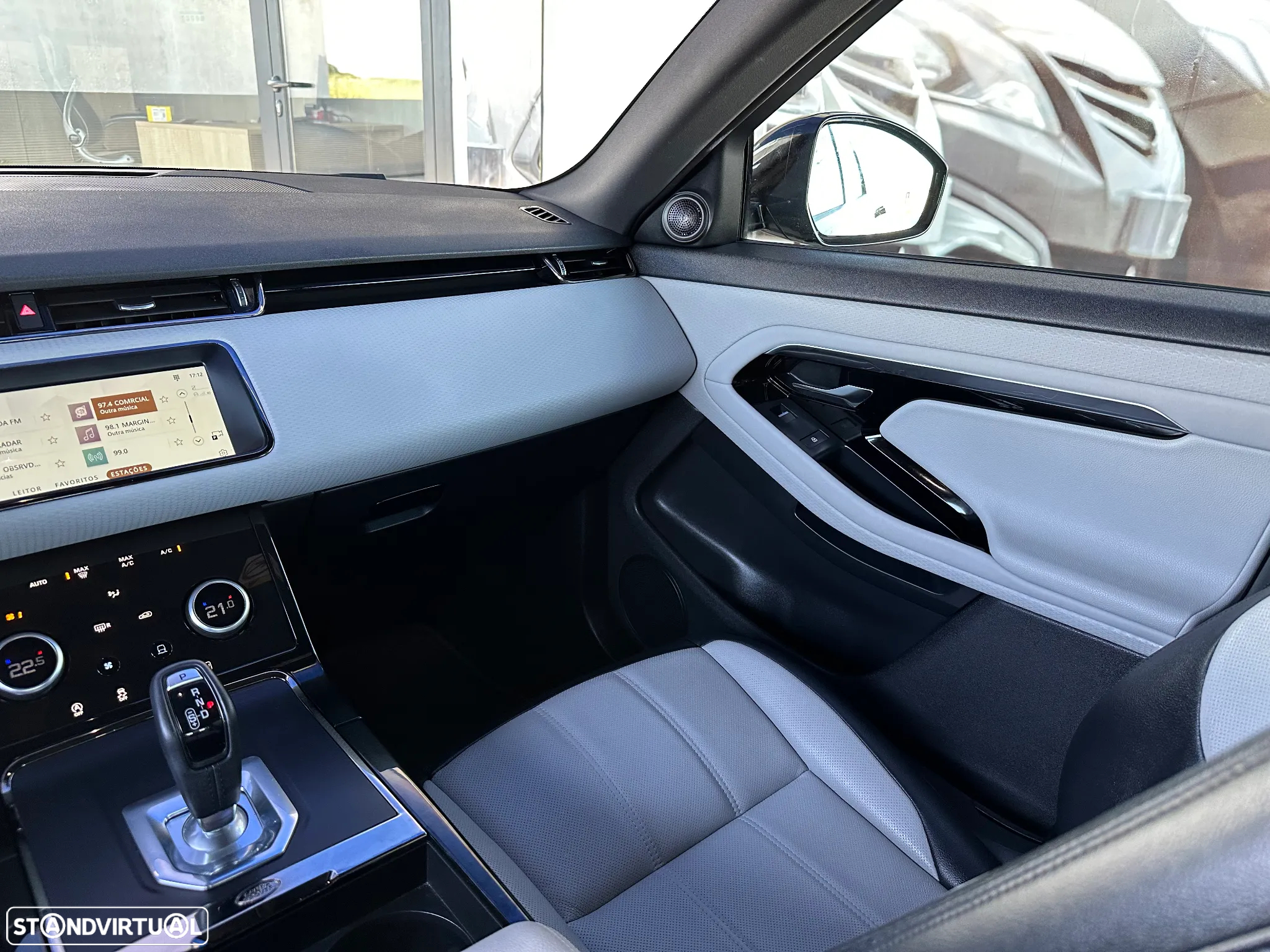 Land Rover Range Rover Evoque 1.5 P300e AWD R-Dynamic S Auto - 39