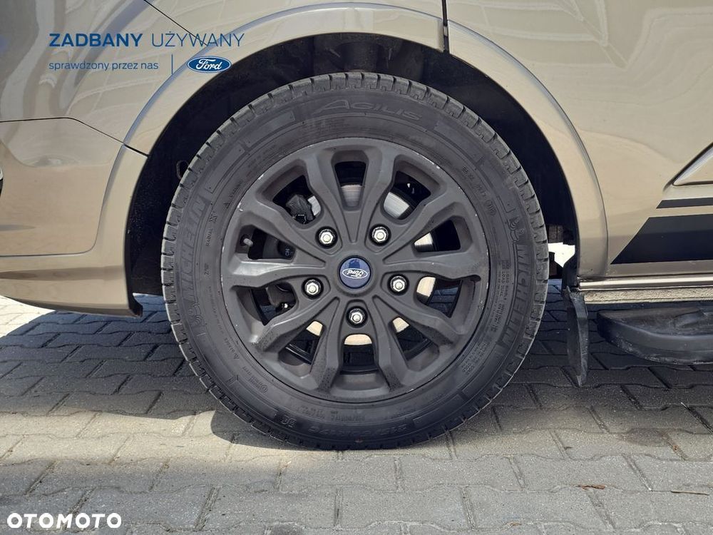 Ford Tourneo Custom - 23
