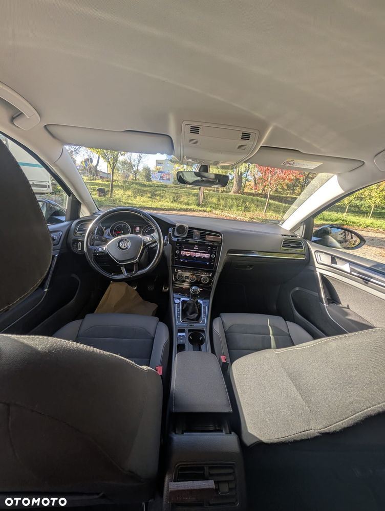Volkswagen Golf - 11