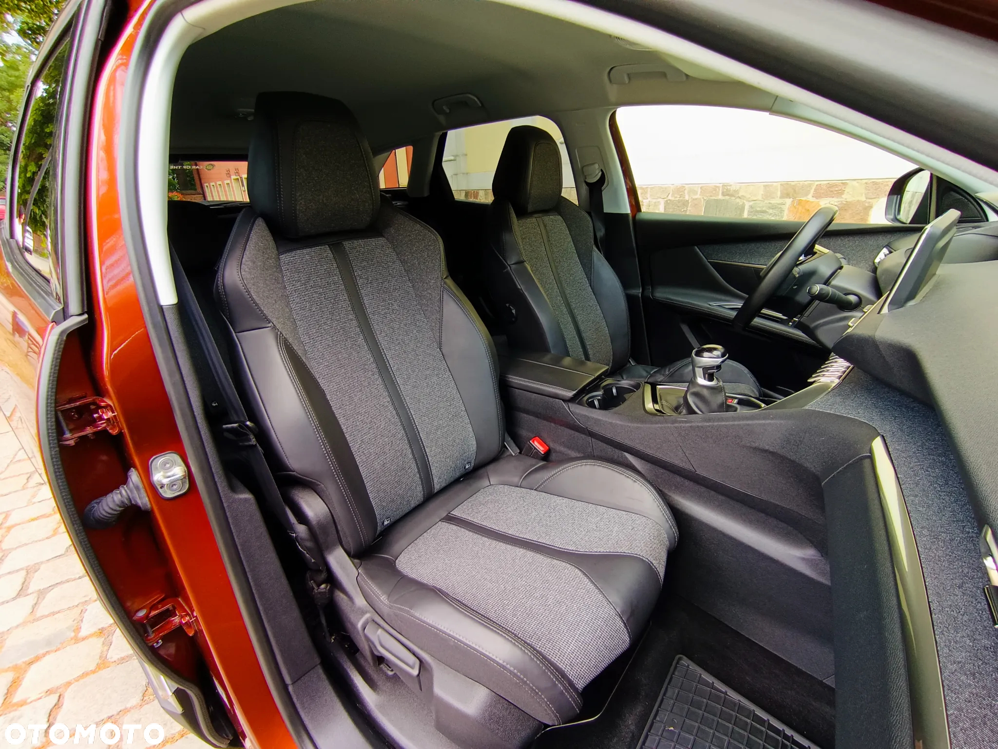 Peugeot 3008 1.2 PureTech Allure S&S - 12