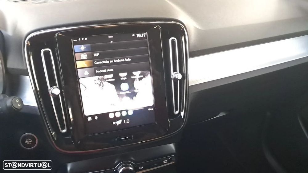 Volvo XC 40 2.0 D3 Momentum Plus - 26