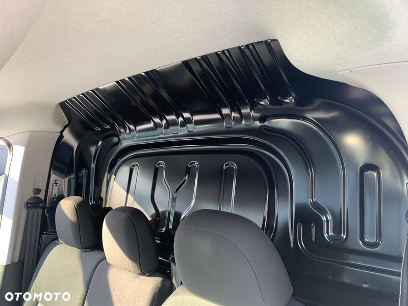 Fiat DOBLO VAN 3 osobowy VAT-1 Homologacja cięż. MOCNY SILNIK 1.6 MultiJet, 105KM Emisja spalin Euro6, Skrzynia biegów 6-cio stopniowa! ORYGINALNA ZABUDOWA PAKI, BOCZNE DRZWI PRZESUWNE, RADIO Z EKRANEM DOTYKOWYM , MULTIFUNKCYJNA KIEROWNICA - 24