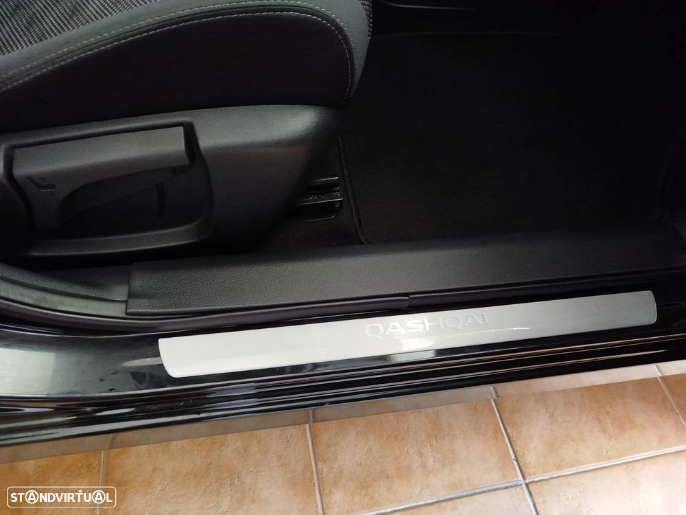 Nissan Qashqai 1.5 dCi N-Connecta 18 - 10