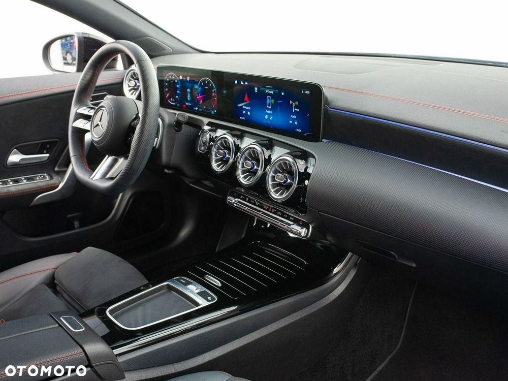 Mercedes-Benz CLA - 29