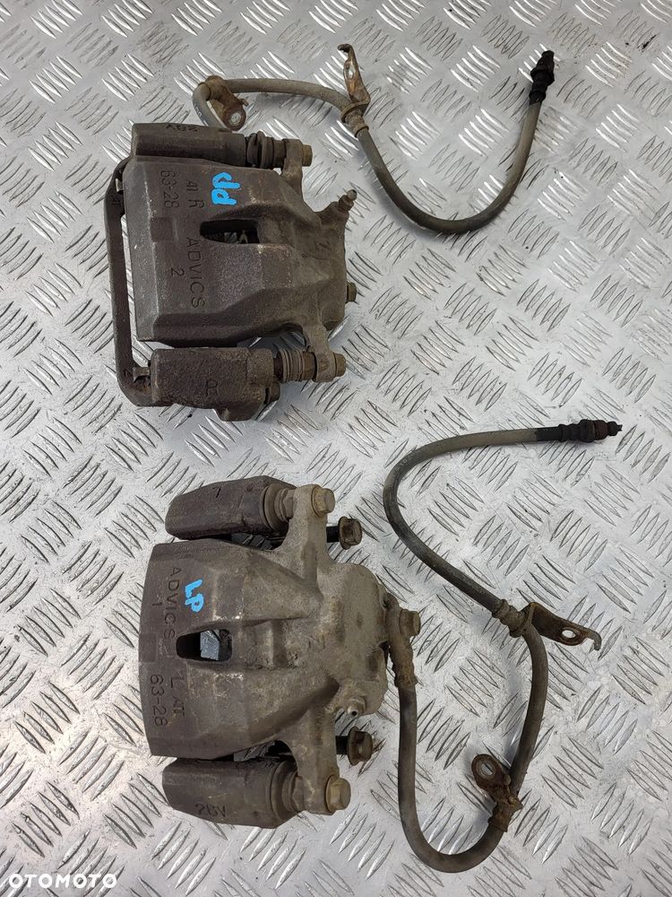 Toyota Rav4 III Zacisk Hamulcowy Lewy Prawy Przód
