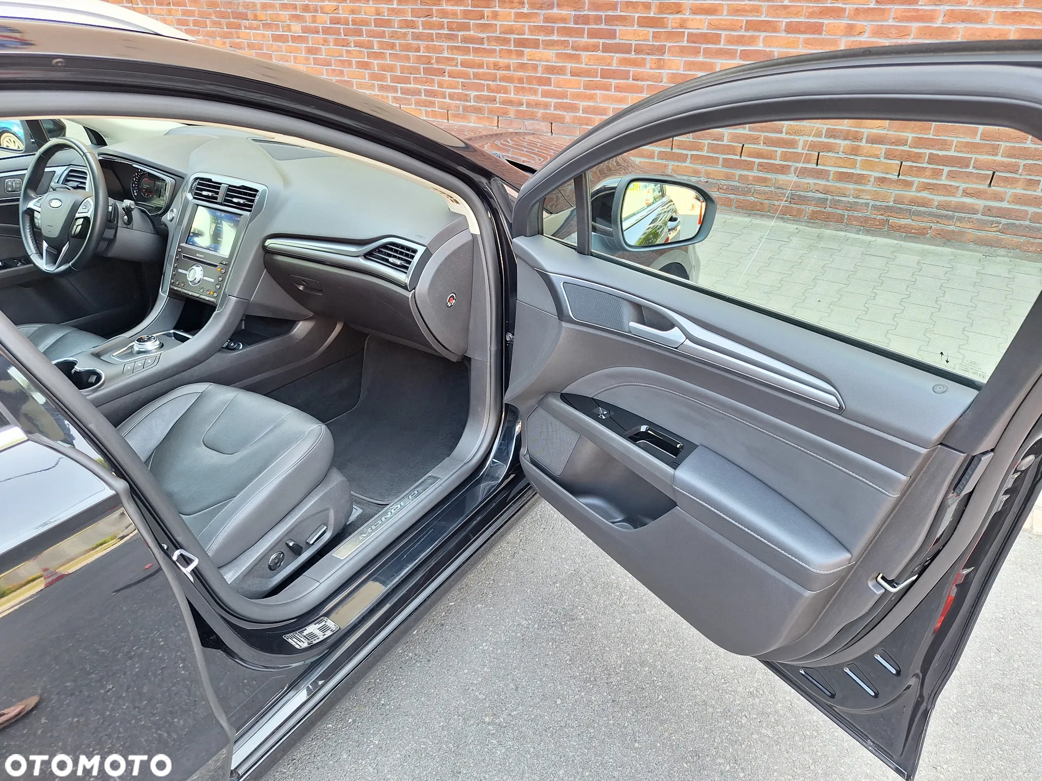 Ford Mondeo 2.0 EcoBlue Titanium - 25