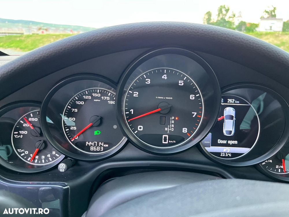 Porsche Panamera - 6