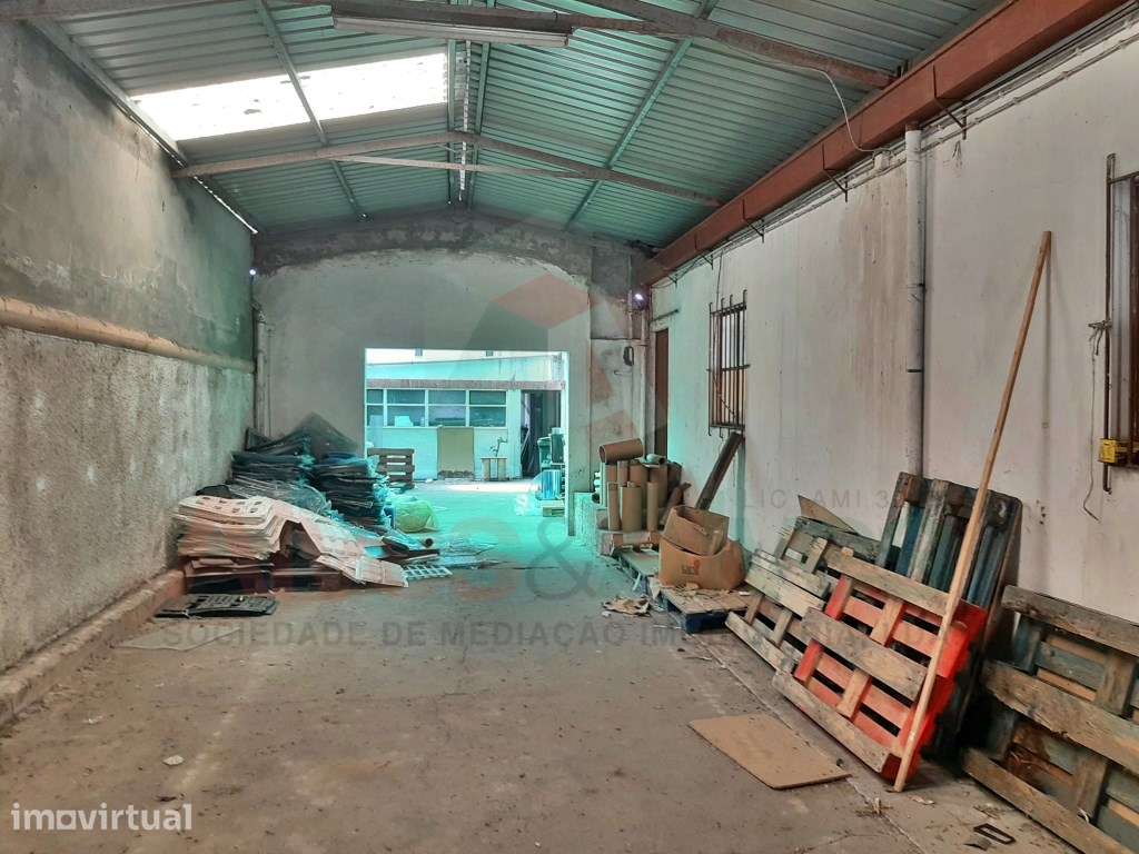 Armazém com 384 m2 em Gemunde Maia - para VENDA - Grande imagem: 5/11