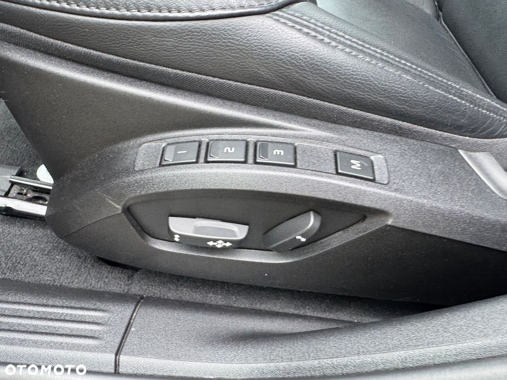 Volvo V40 D4 Geartronic Momentum - 8