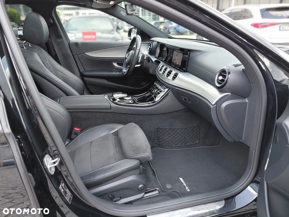 Mercedes-Benz Klasa E 220 d 4-Matic 9G-TRONIC - 16