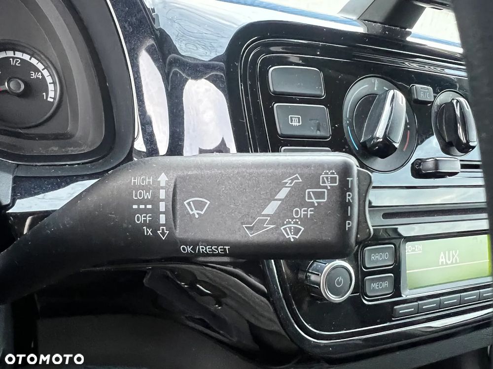 Volkswagen up! (BlueMotion Technology) move - 35