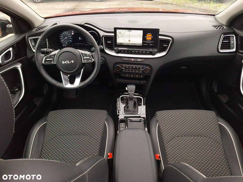 Kia XCeed 1.5 T-GDI Business Line DCT - 36