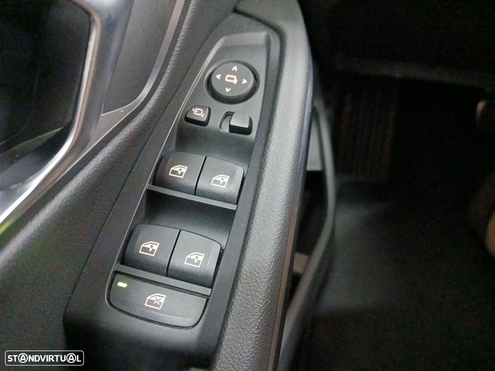 BMW 320 e Pack Desportivo M Auto - 19
