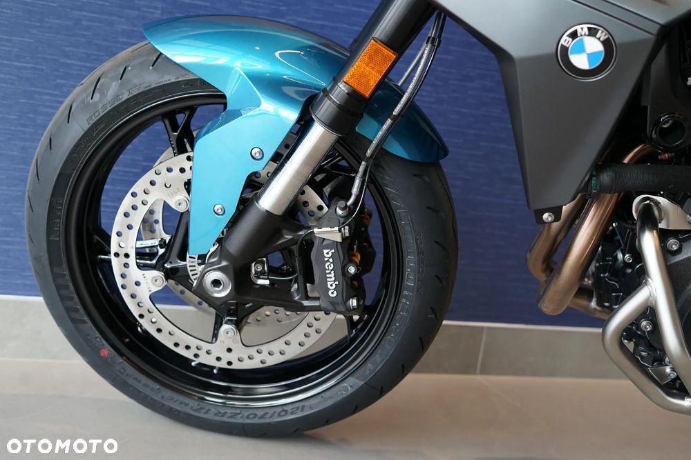 BMW F - 21