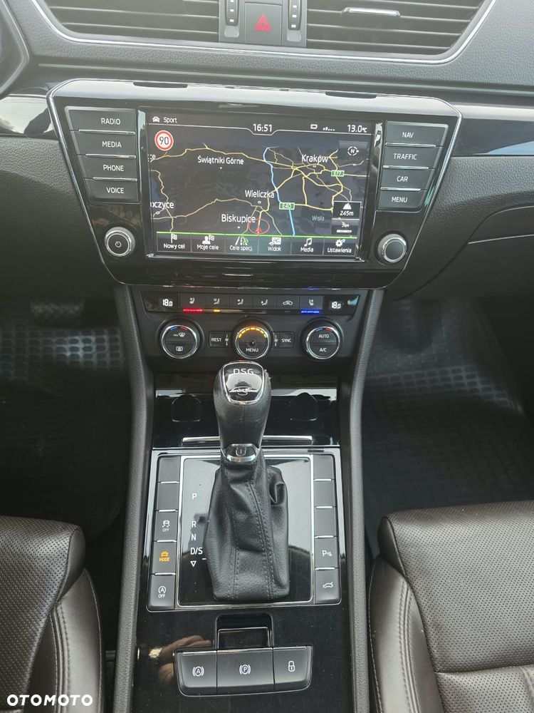 Skoda Superb 2.0 TDI 4x4 L&K DSG - 14