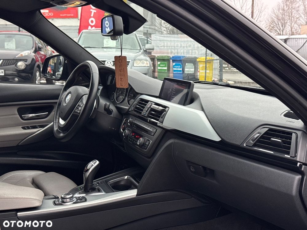 BMW Seria 3 335i xDrive Sport-Aut Sport Line - 21