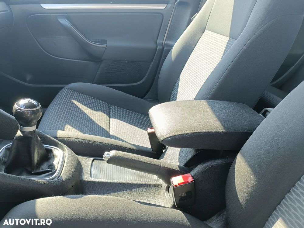 Volkswagen Golf 1.6 TDI DPF Comfortline - 17