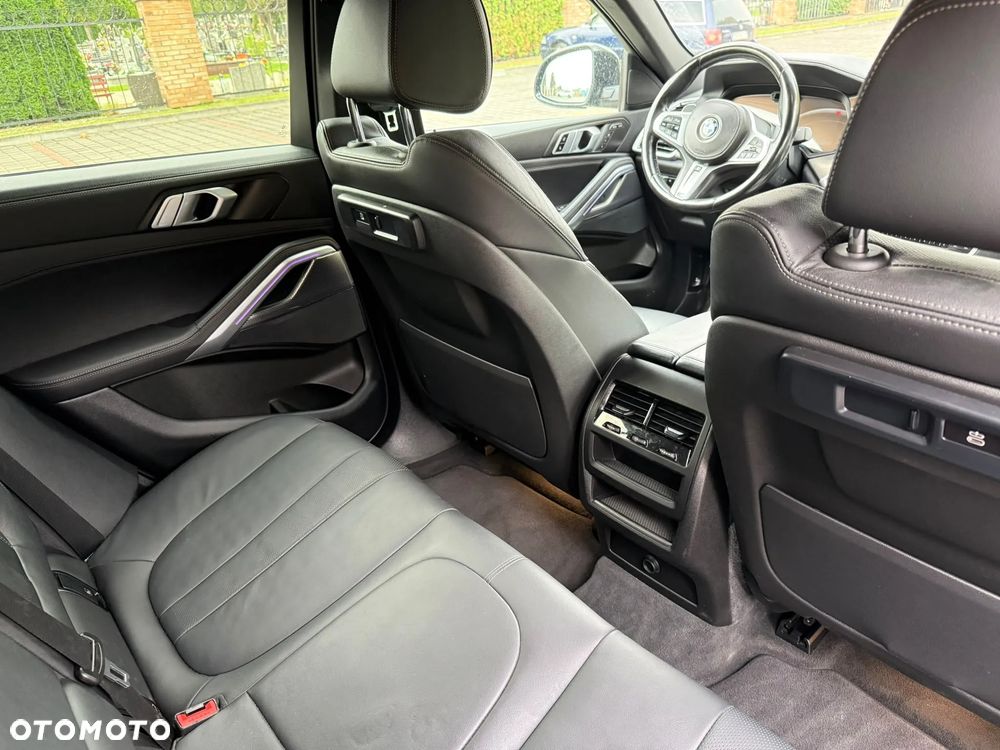 BMW X6 xDrive40d mHEV - 16