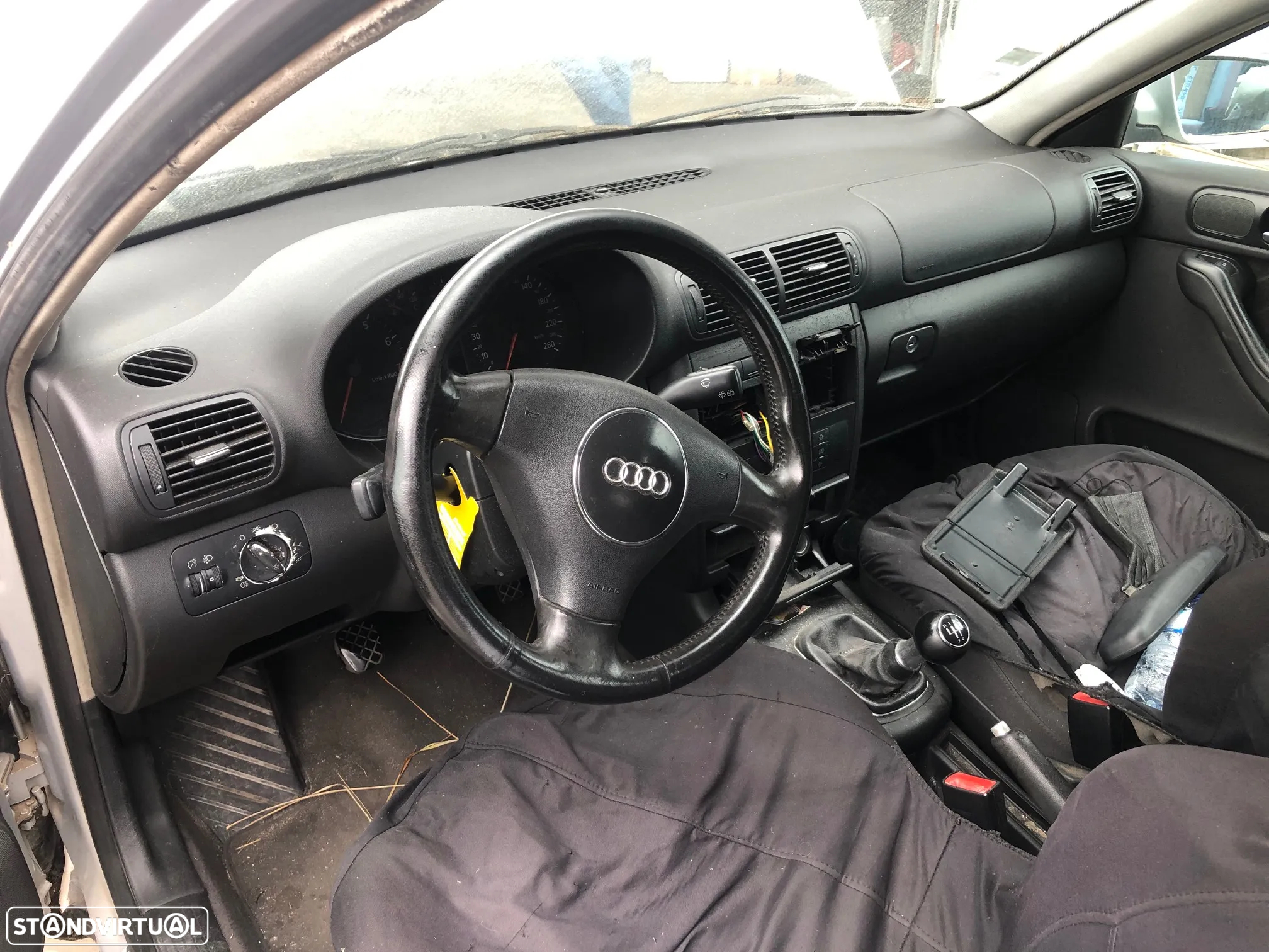 Audi A3 (8L1)  1.6i de 2002 - 5