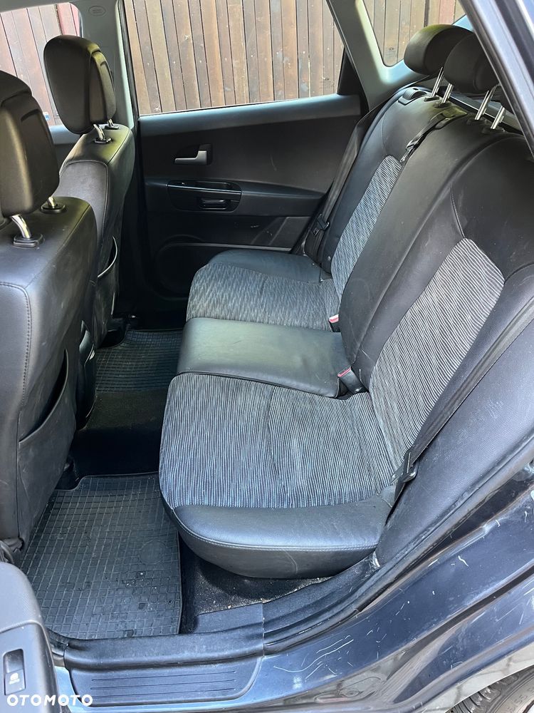 Kia Ceed - 9