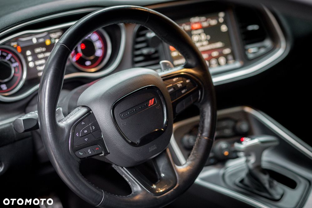 Dodge Challenger - 18