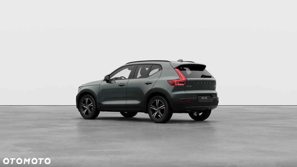 Volvo XC 40 B4 Plus Dark - 8