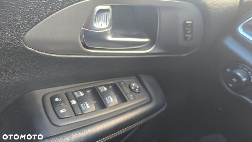 Chrysler Pacifica - 18