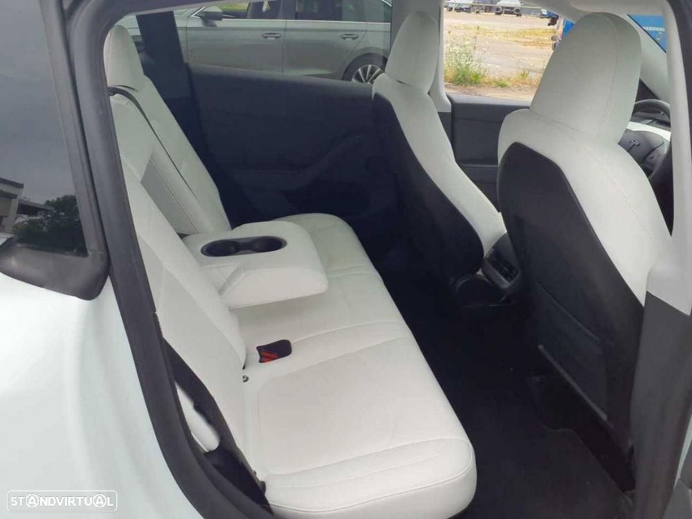 Tesla Model Y Performance Dual Motor AWD - 4