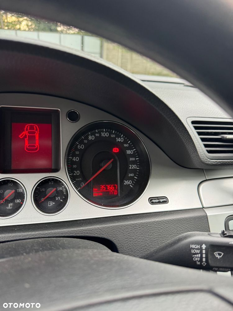 Volkswagen Passat - 5