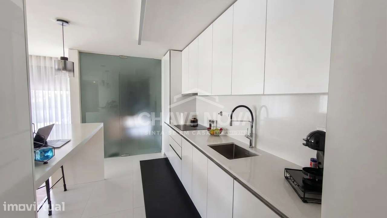 Apartamento T3 Como Novo c/ 2 Lugares de Garagem na Madalena - Grande imagem: 5/27