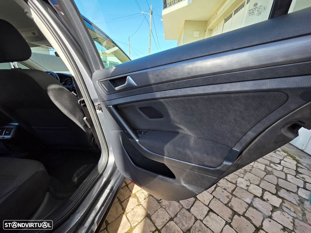 VW Golf 1.6 TDI R-Line - 15