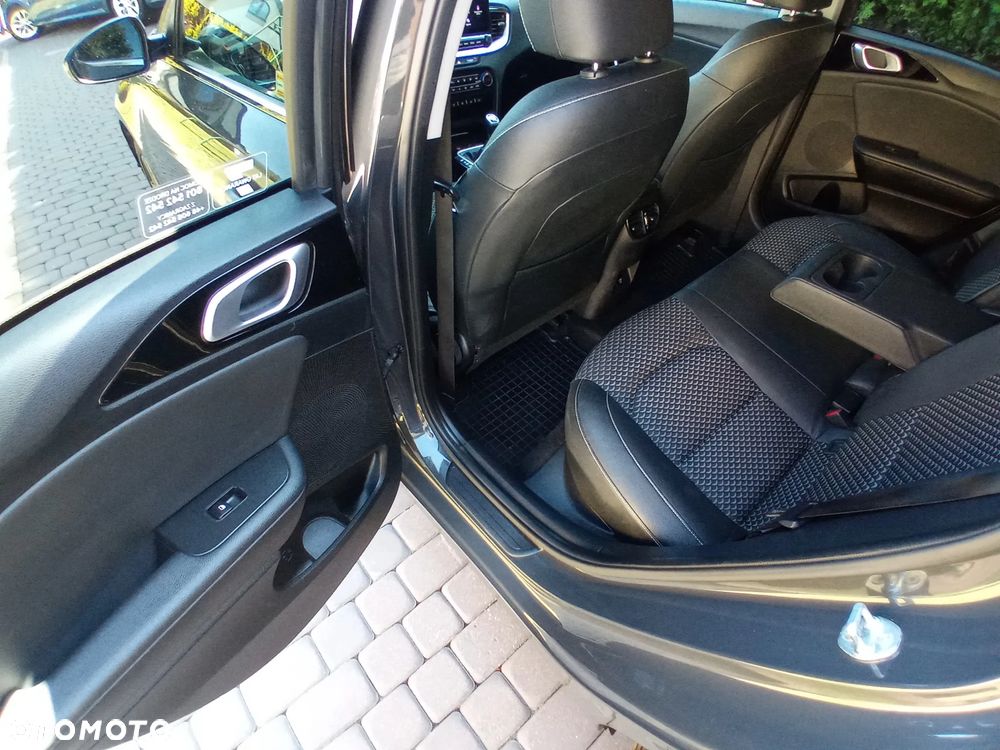 Kia Ceed 1.5 T-GDI L Business Line Plus - 25