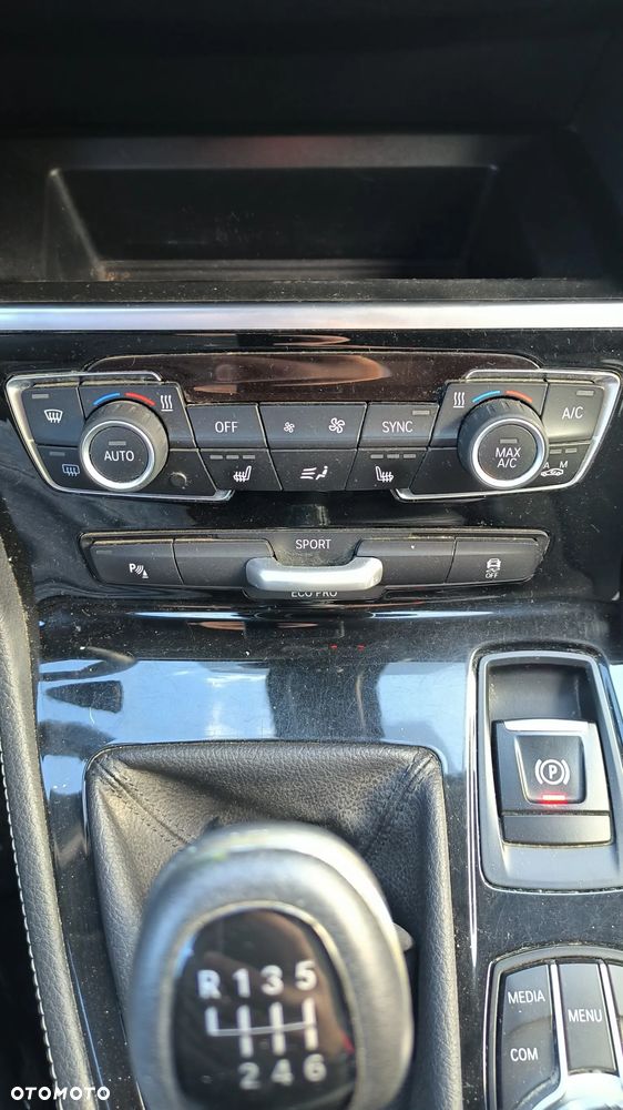 BMW Seria 2 216d - 12