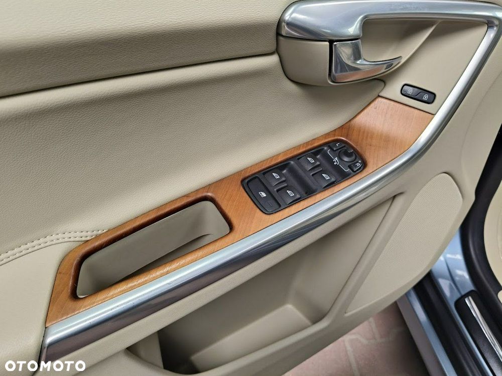 Volvo XC 60 D3 Geartronic Summum - 22