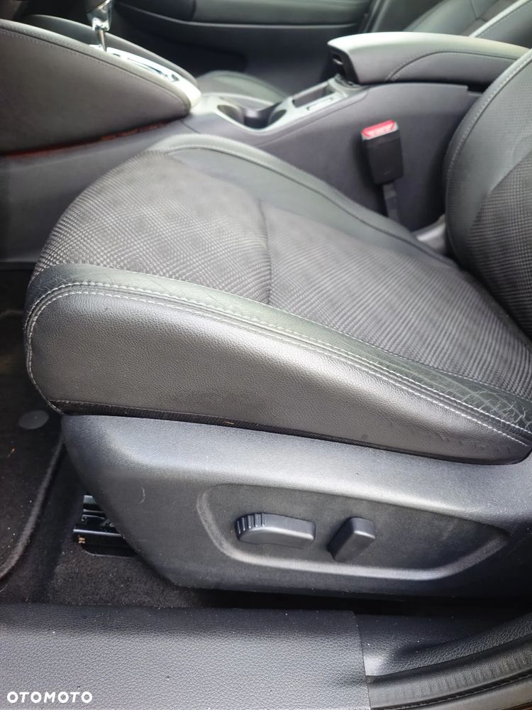 Nissan Qashqai 1.6 dCi Xtronic TEKNA+ - 6