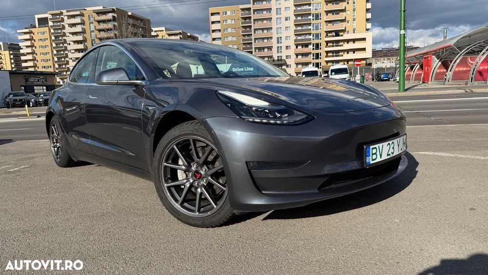 Tesla Model 3 Langstreckenbatterie Allradantrieb Dual Motor - 2