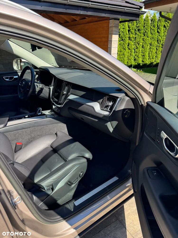 Volvo XC 60 B5 B AWD Ultra Bright - 14