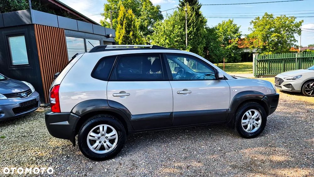 Hyundai Tucson 2.0 Comfort 2WD - 10