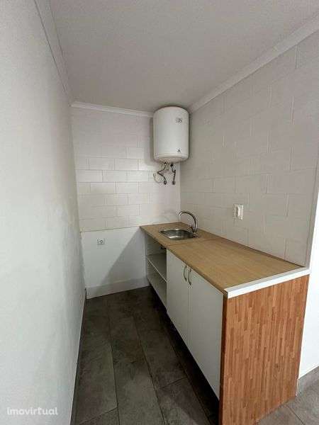 T0 e T1 Mobilado – Vale de Santarém, a 5 min da Estação – Despesas Inc - Grande imagem: 2/4