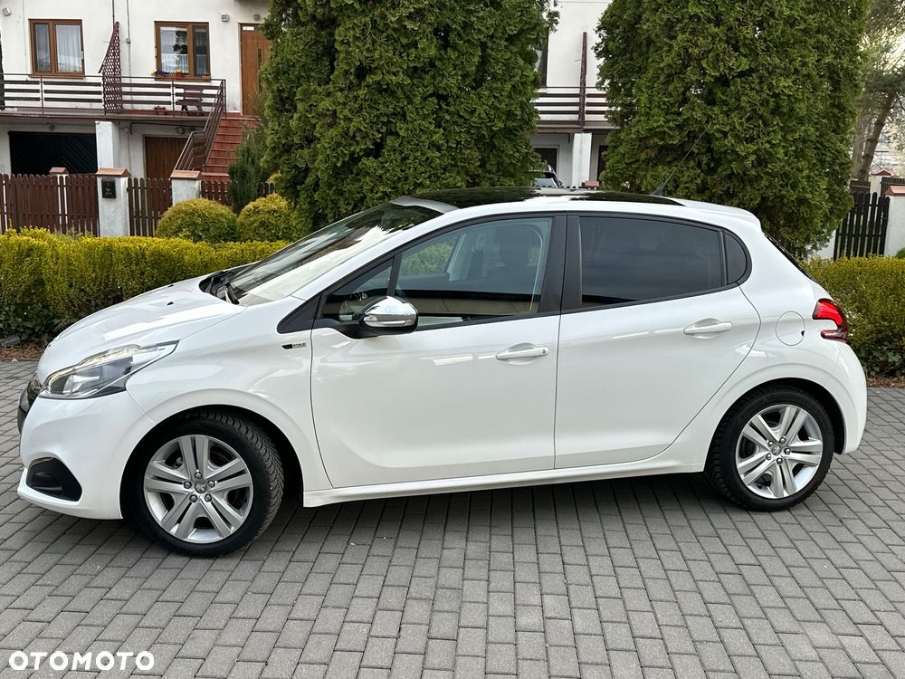Peugeot 208 - 13