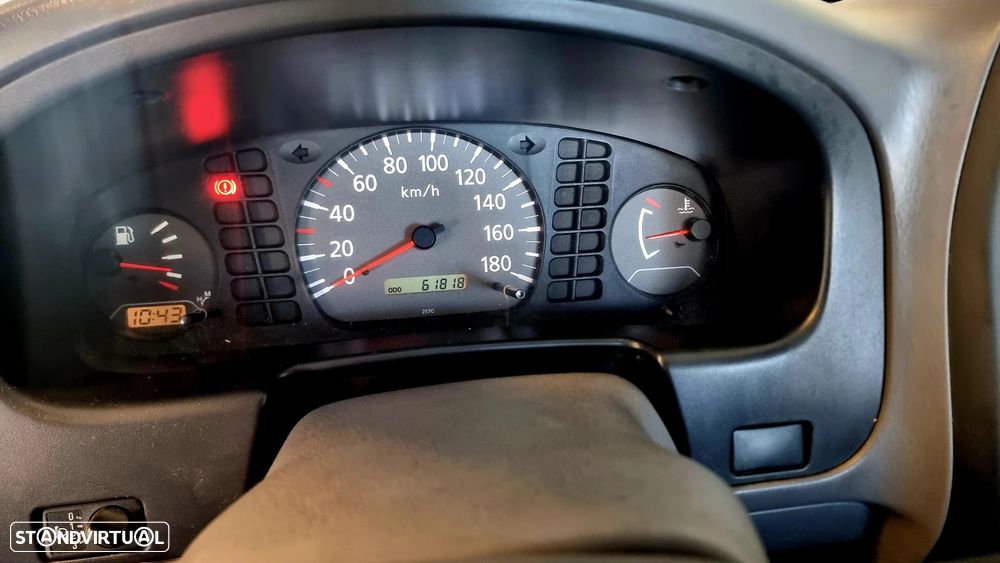 Nissan Pick Up 2.5 TD KC CM - 4