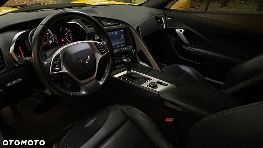 Chevrolet Corvette - 20